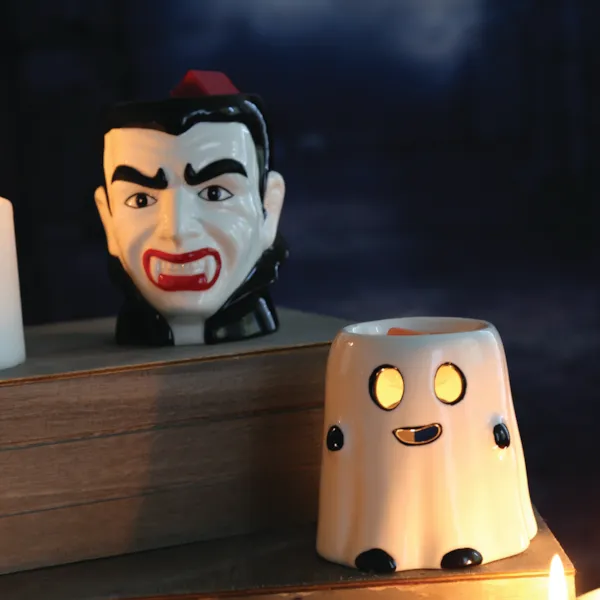 White ghost-shaped wax melter with tealight cavity – 9cm